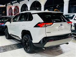 تۆیۆتا ڕاڤ 4